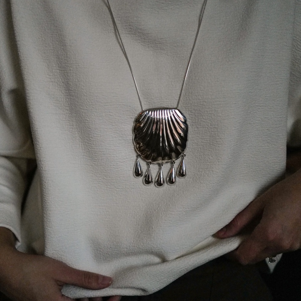 Silver Shell Pendant Necklace
